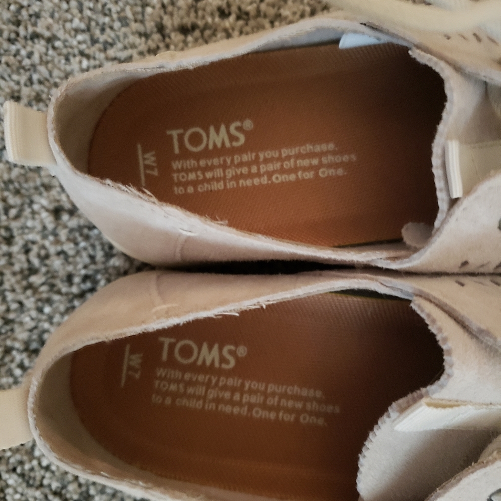 Toms - Picture 4 of 6